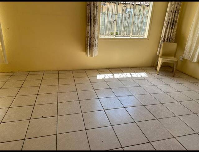 2 BEDROOM PROPERTY TO RENT IN LENASIA SOUTH EXT 4